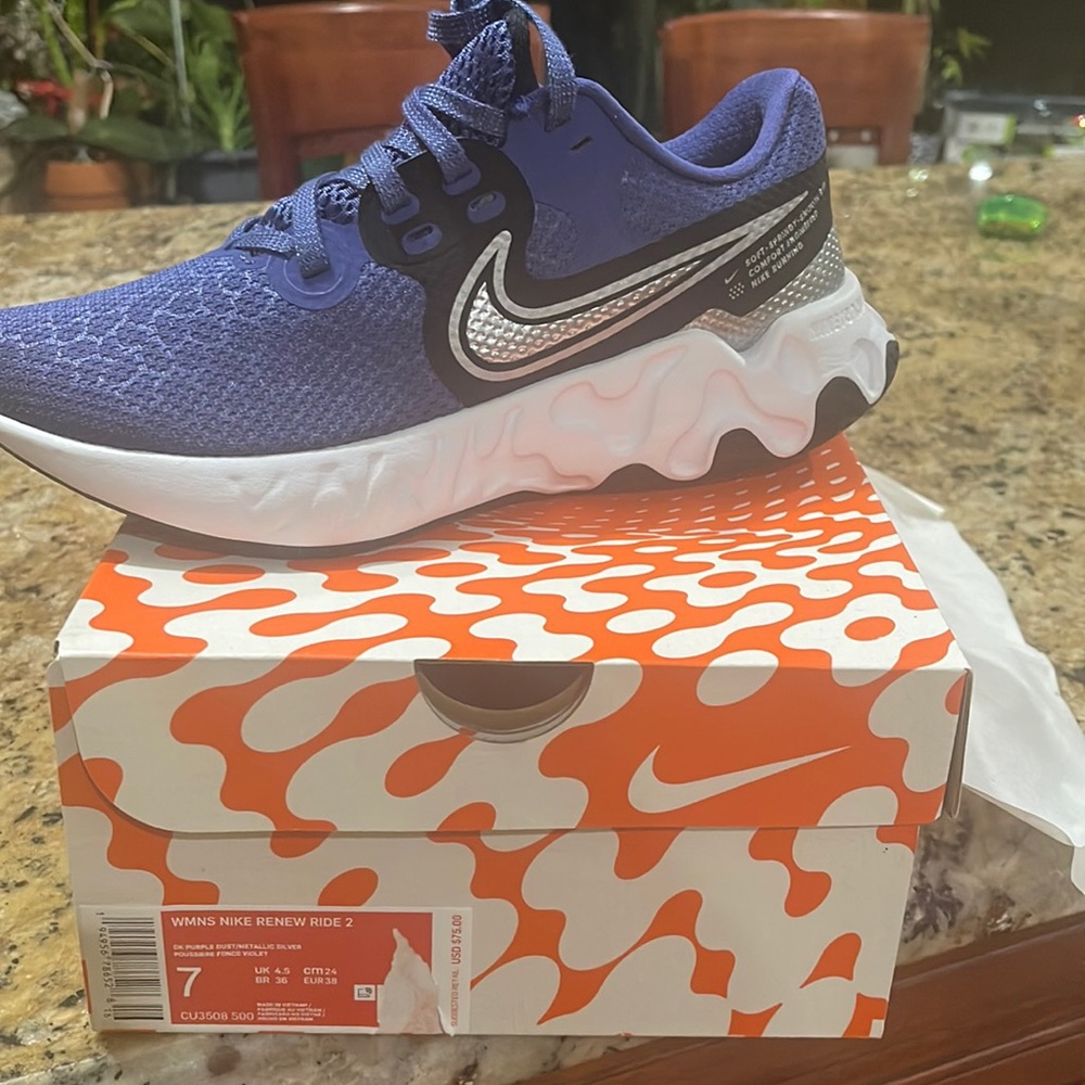 Nike Womens Renew Ride Purple Running Shoes Sneakers Size 7 new in box
